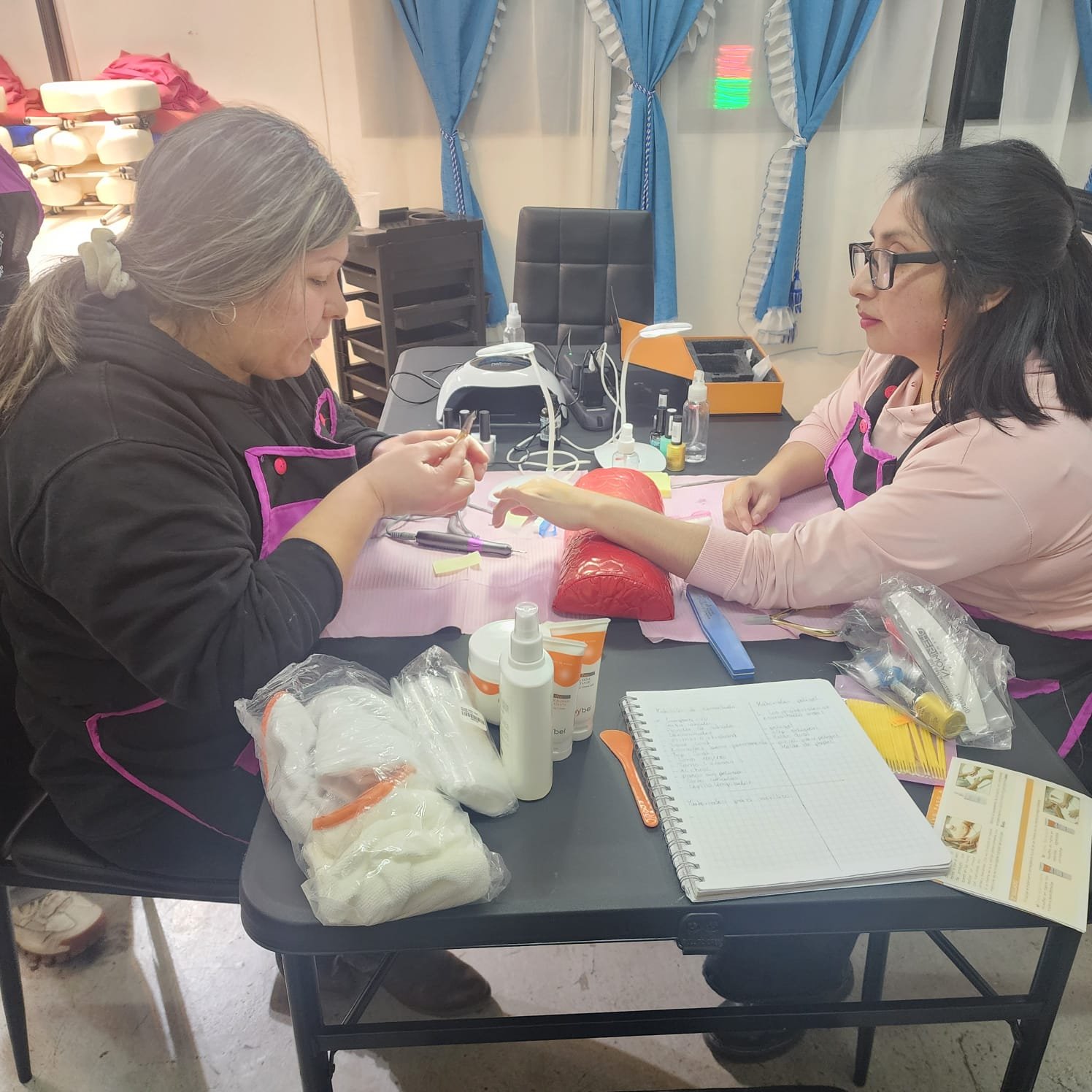 Práctica del curso de técnico manicurista